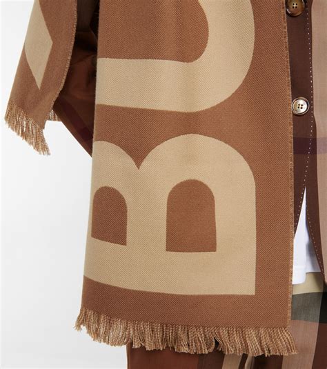 burberry logo wool scarf.